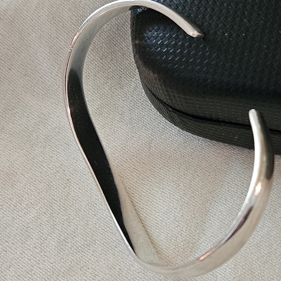 Vintage Sterling Silver cuff - Picture 3 of 7